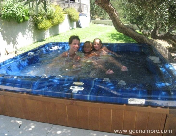 Jacuzzi za 4 osobe